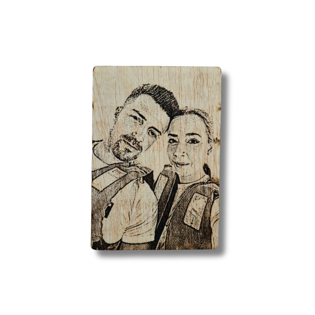 Magnet de frigider personalizat cu fotografie gravată pe lemn