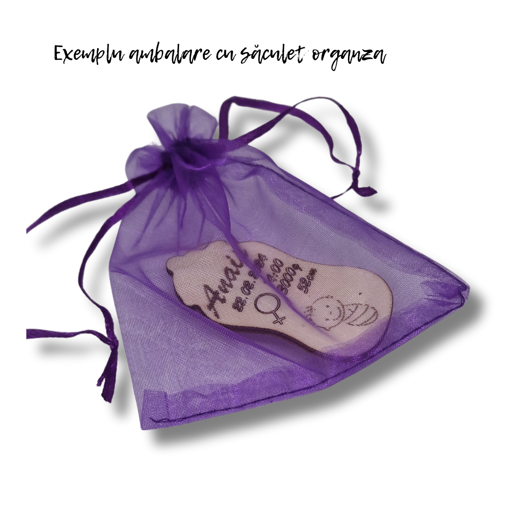 exemplu ambalare mărturie botez cu saculet din organza mov