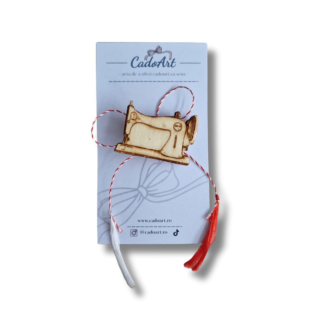 Mărțișor tip Broșă pentru Croitori și Designeri Vestimentari – Mașină de Cusut - CadoArt